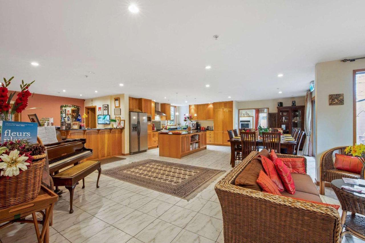The Classic Villa Christchurch Exterior foto